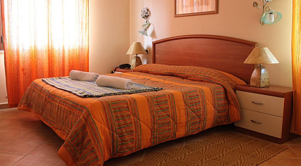 B&B Sotto Le Stelle Vacanze バリ・サルド 部屋 写真